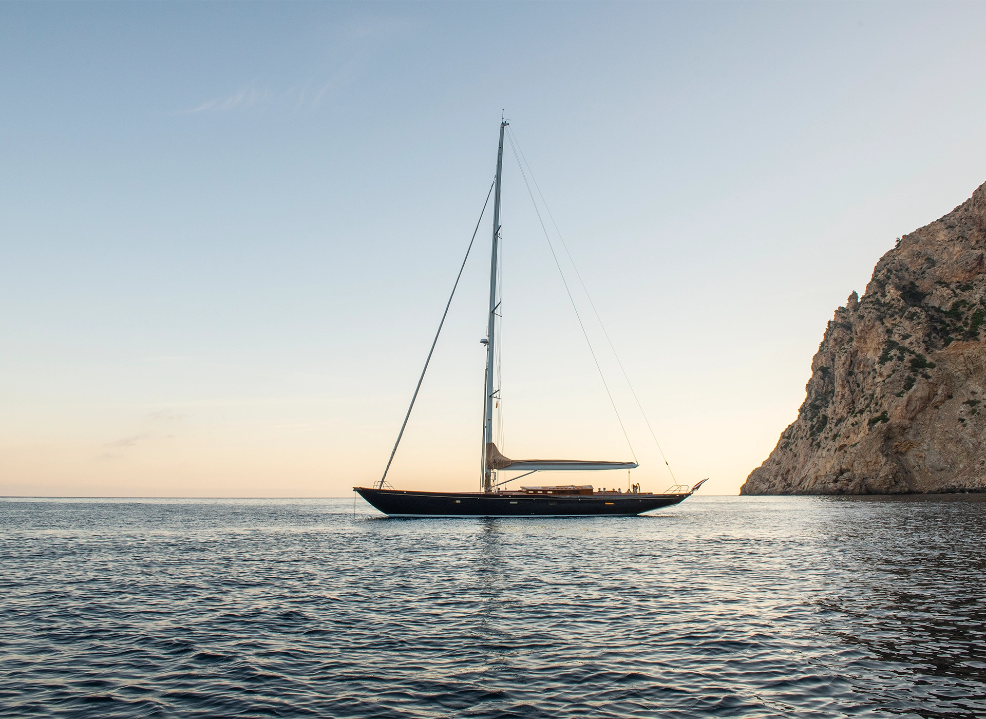 Spirit of Anima II | Anchored at sunset | Linassi+co